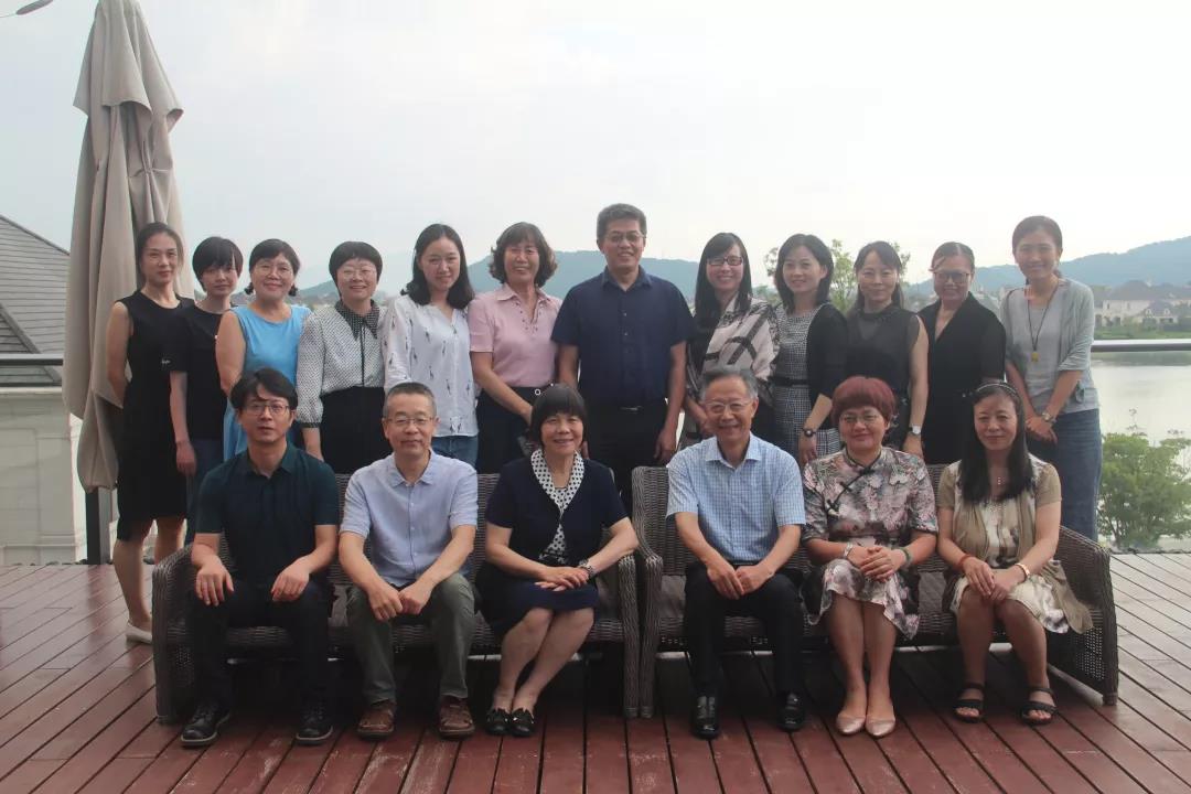 綠城兒童發(fā)展研究院專家團(tuán)蒞臨舟山長峙島奇妙園指導(dǎo)！